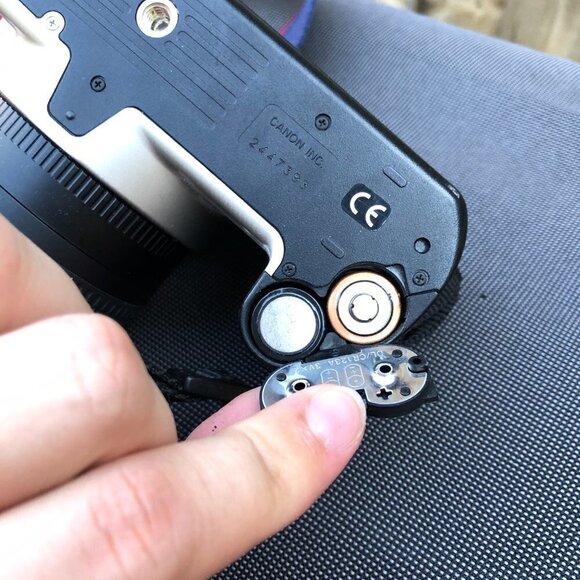 Canon EOS 500N 35mm Autofocus SLR Camera W/ 28-80mm Lens - Picture 11 of 14